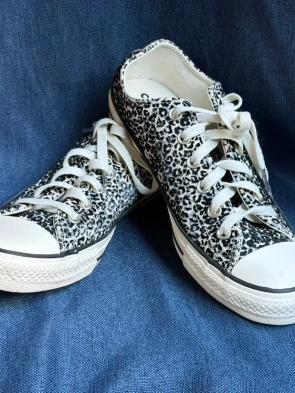 Size Women 9.5 Men 7.5 - Converse Chuck Taylor Low Leopard Print Sneakers - Picture 6 of 8